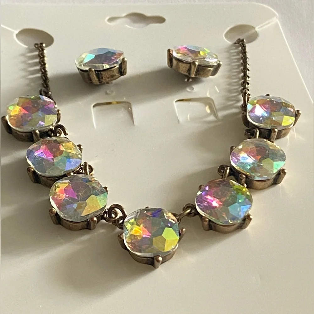 Aurora Borealis Facetted Rhinestone Glass Necklace And Earrings Set Iridescent